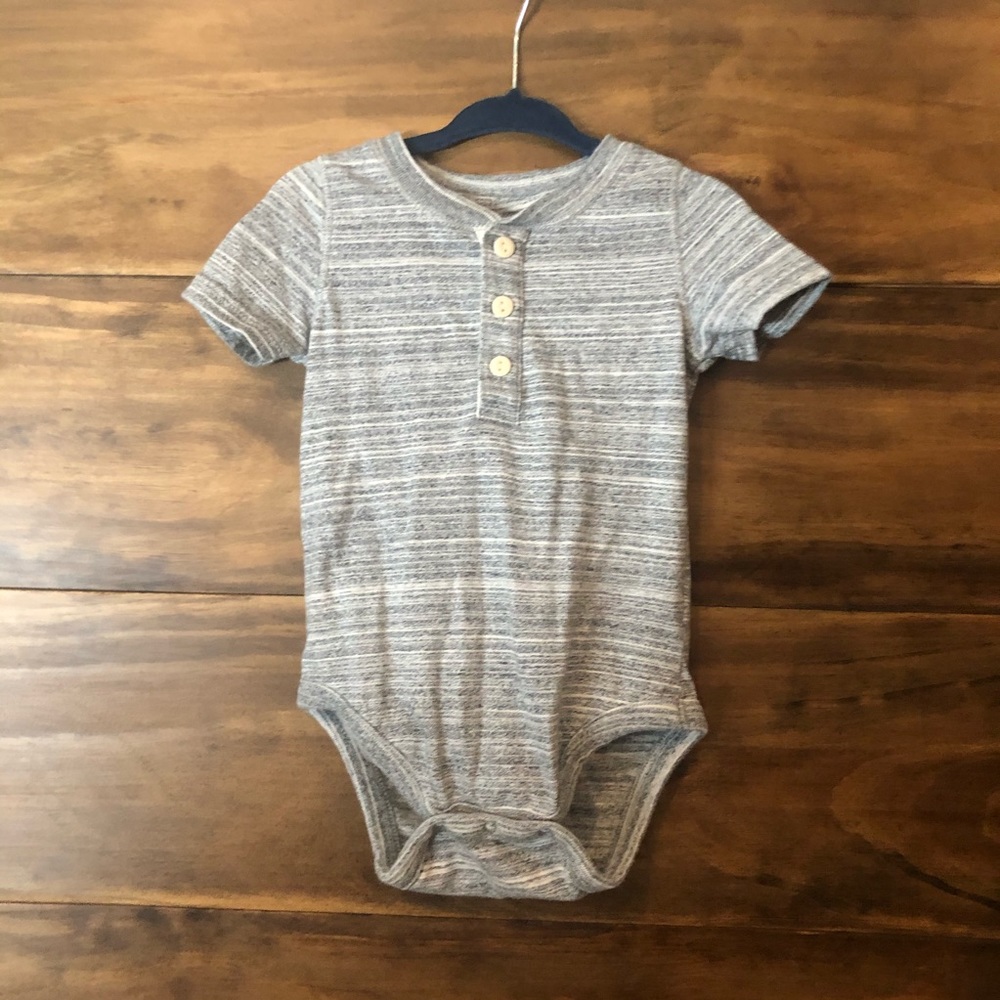 Baby Gap onesie size 12-18 Months